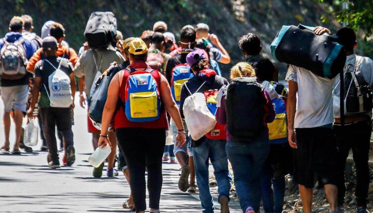 Al mes, 41 migrantes son víctimas de algún delito en México