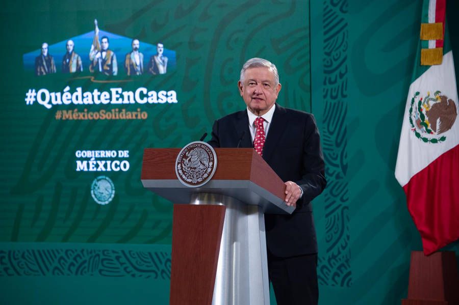 Llega a México buque con gas natural