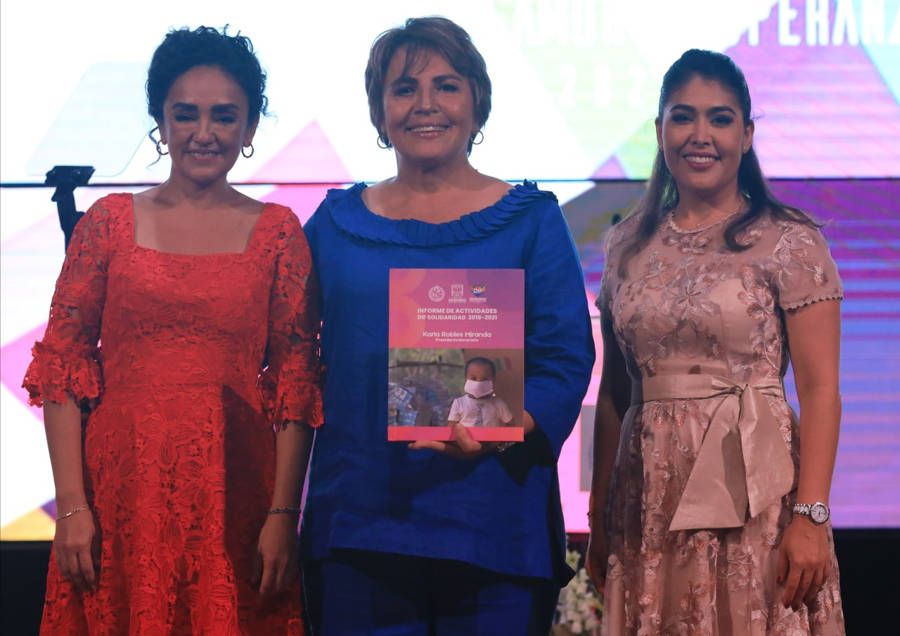 Rinde Karla Robles Miranda informe de actividades al frente del DIF Solidaridad