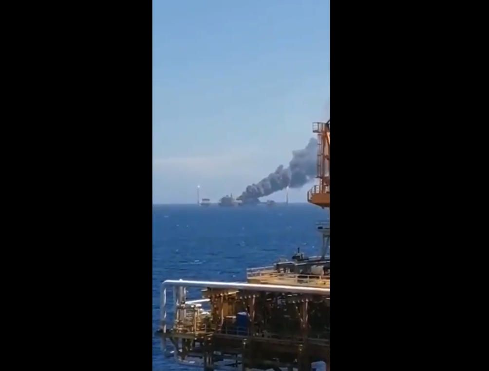 Se incendia plataforma en Pemex en Campeche