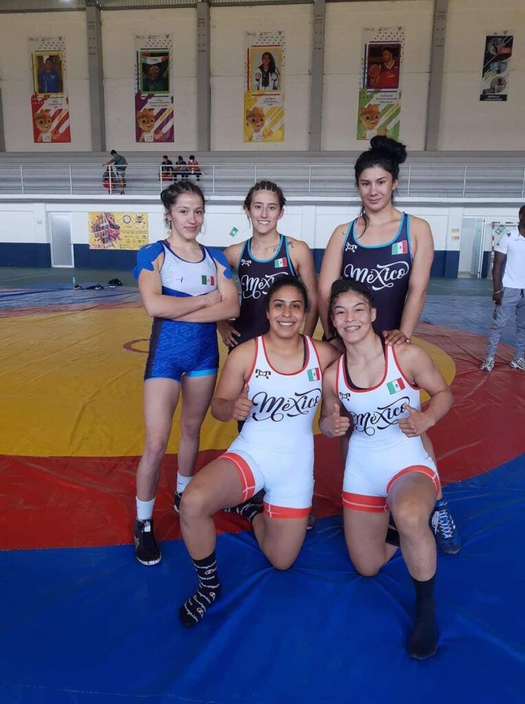 Presentan equipo de lucha rumbo a Panamericanos