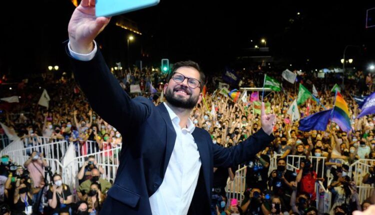 "La política está en deuda con el pueblo de Chile": Boric