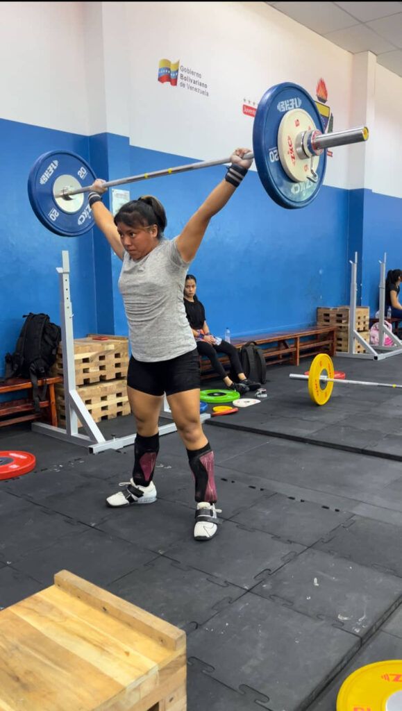 Realizan pesistas quintanarroenses campamento en Venezuela
