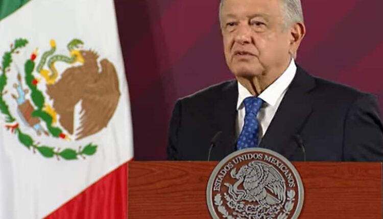 Manipulados, quienes se oponen a los Libros de Texto Gratuitos: AMLO