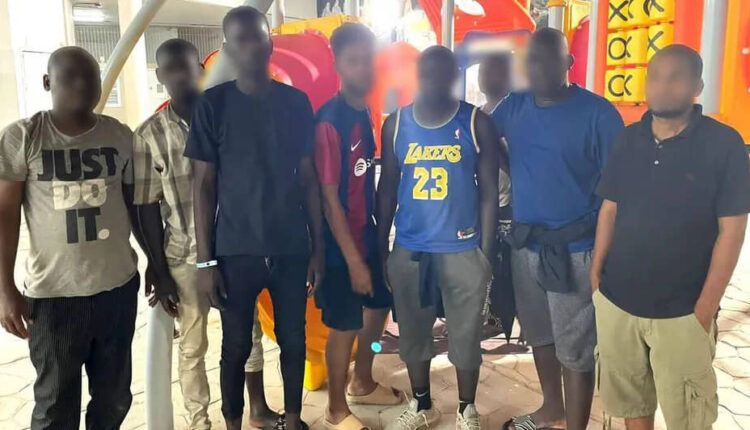 Rescatan en Veracruz a 137 migrantes africanos