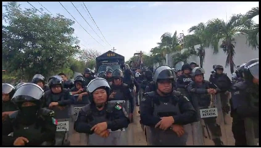 Con policías impiden paso a tierras comunitarias de mayas yucatecos en despojo para construir desarrollo inmobiliario