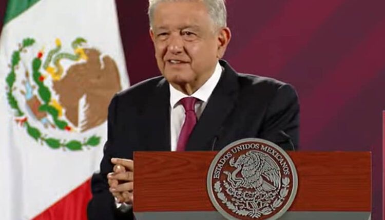 Ebrard es libre de decidir lo que más le convenga: AMLO