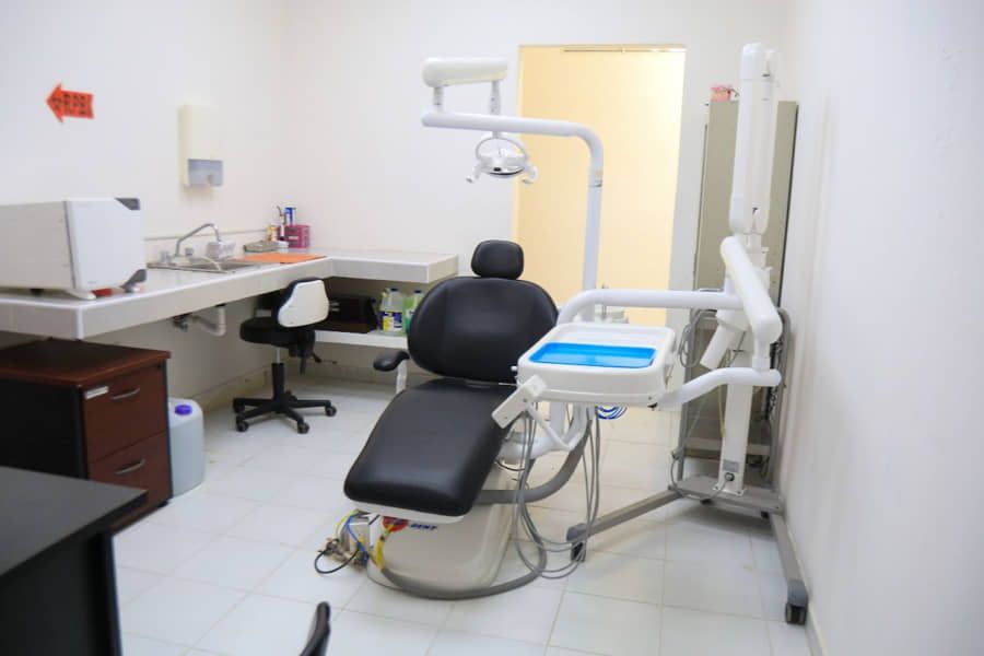 Lili Campos inaugura instalaciones de salud y entrega cartillas de salud municipal