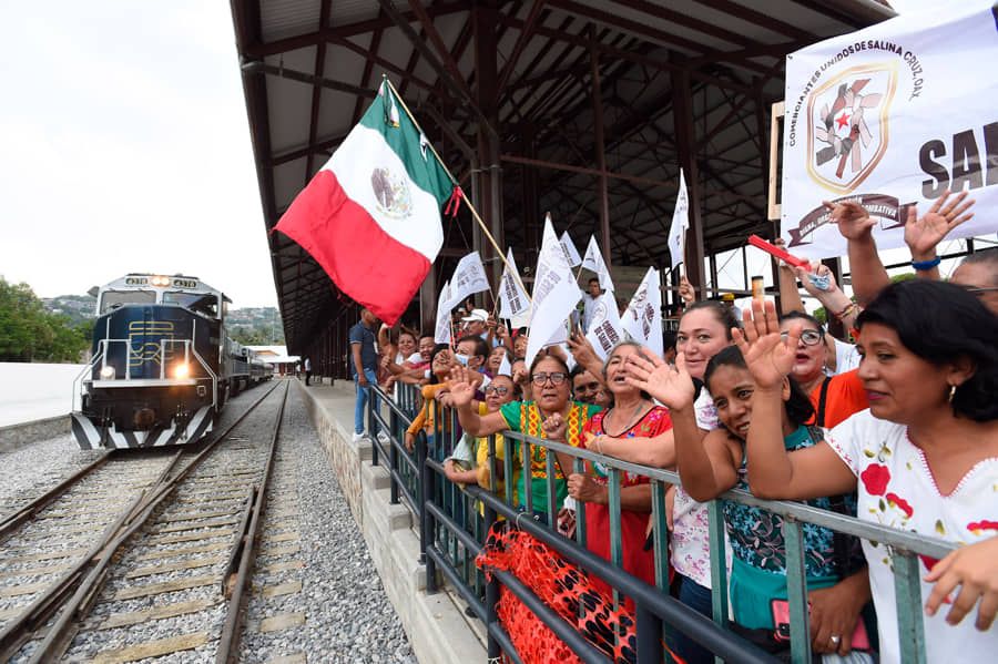 Realizó AMLO recorrido en el Tren Transístmico del Istmo