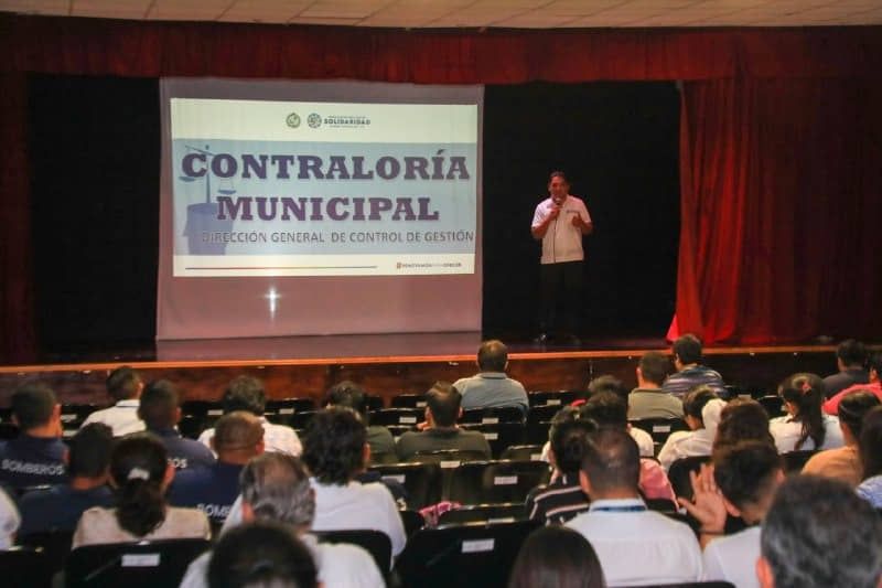 Funcionarios reciben capacitación en ética y conducta