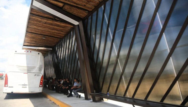 Dos nuevos paraderos más cuatro rehabilitados, dan seguridad y comodidad a la gente