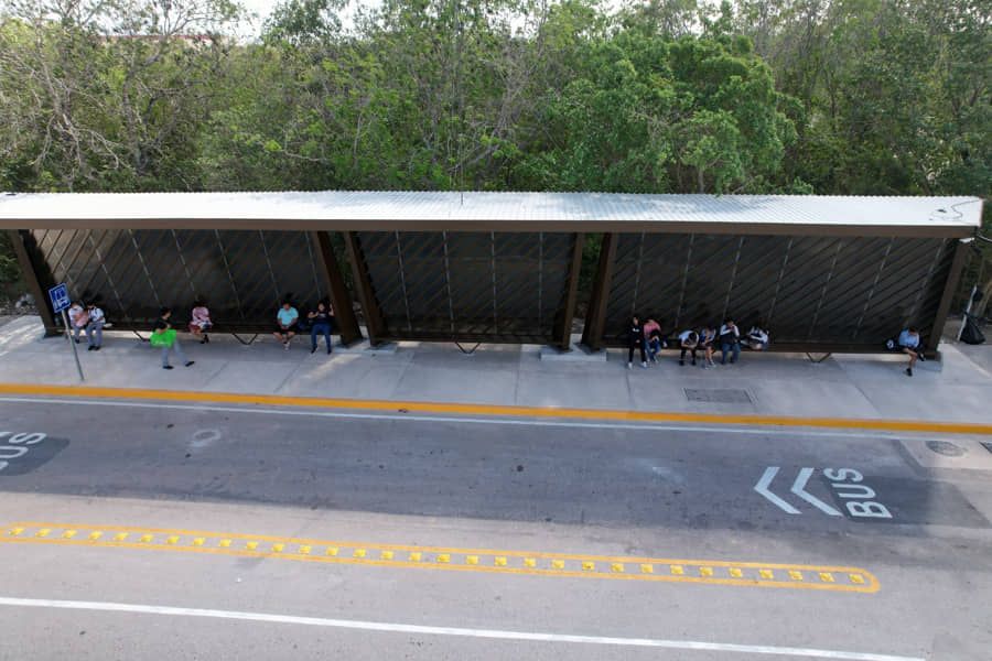 Dos nuevos paraderos más cuatro rehabilitados, dan seguridad y comodidad a la gente