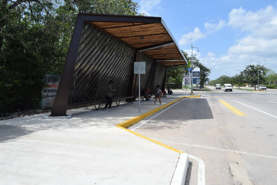 Dos nuevos paraderos más cuatro rehabilitados, dan seguridad y comodidad a la gente