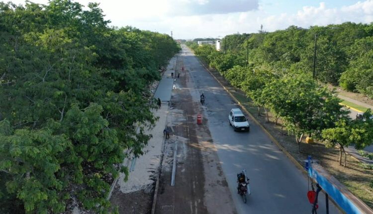 Construcción como nunca de banquetas y guarniciones en Solidaridad