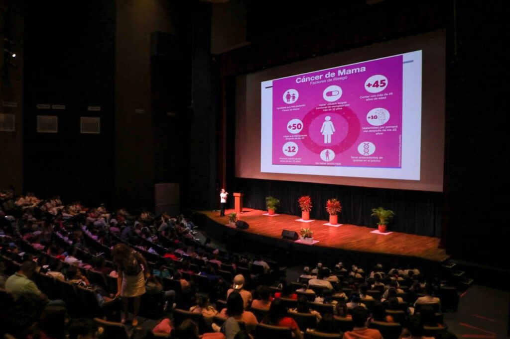 Realizan simposio “Tu lucha es mi lucha contra el cáncer de mama”