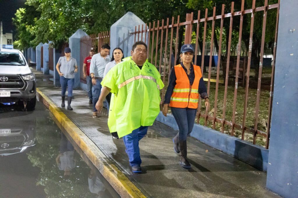 Activan respuesta a fuertes lluvias en Playa del Carmen