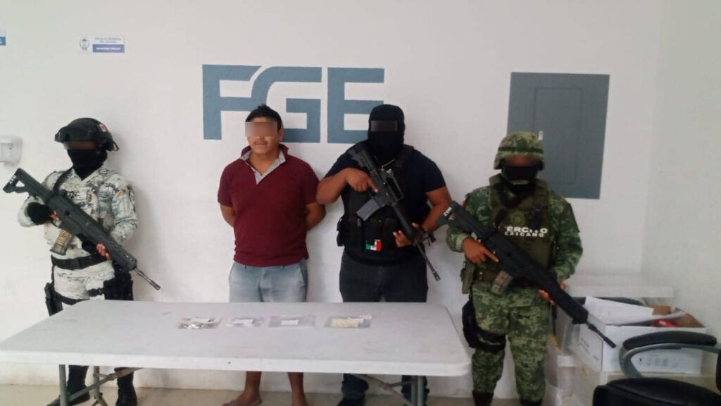 Aseguran estupefacientes y detienen a doce en Solidaridad