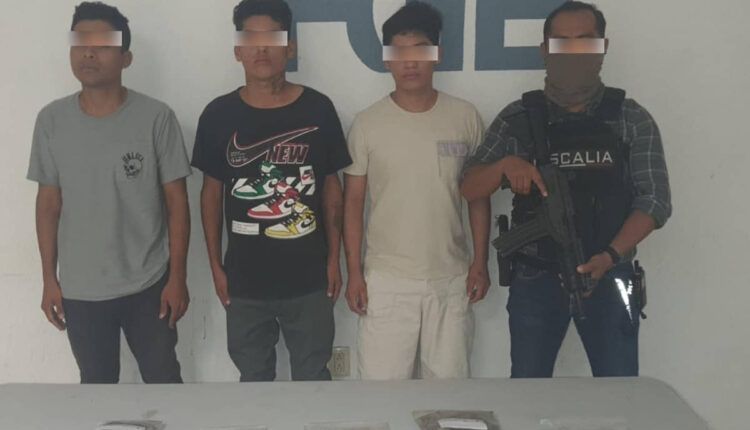 Detienen a tres por narcomenudeo y extorsión