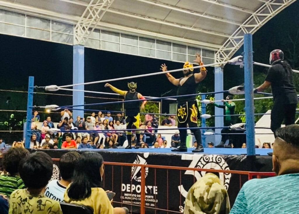 Espectacular cierre de año del programa “Lucha Libre en tu Colonia” en Solidaridad