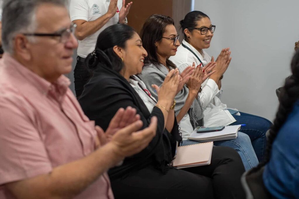 Firman convenio para impulsar el desarrollo económico de los pueblos indígenas