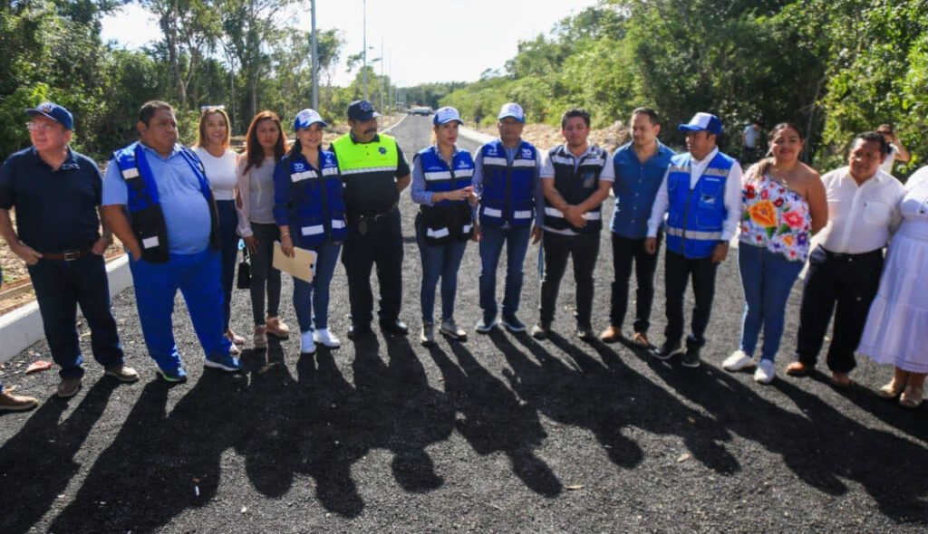 Verifican avance de obra pública en Puerto Aventuras