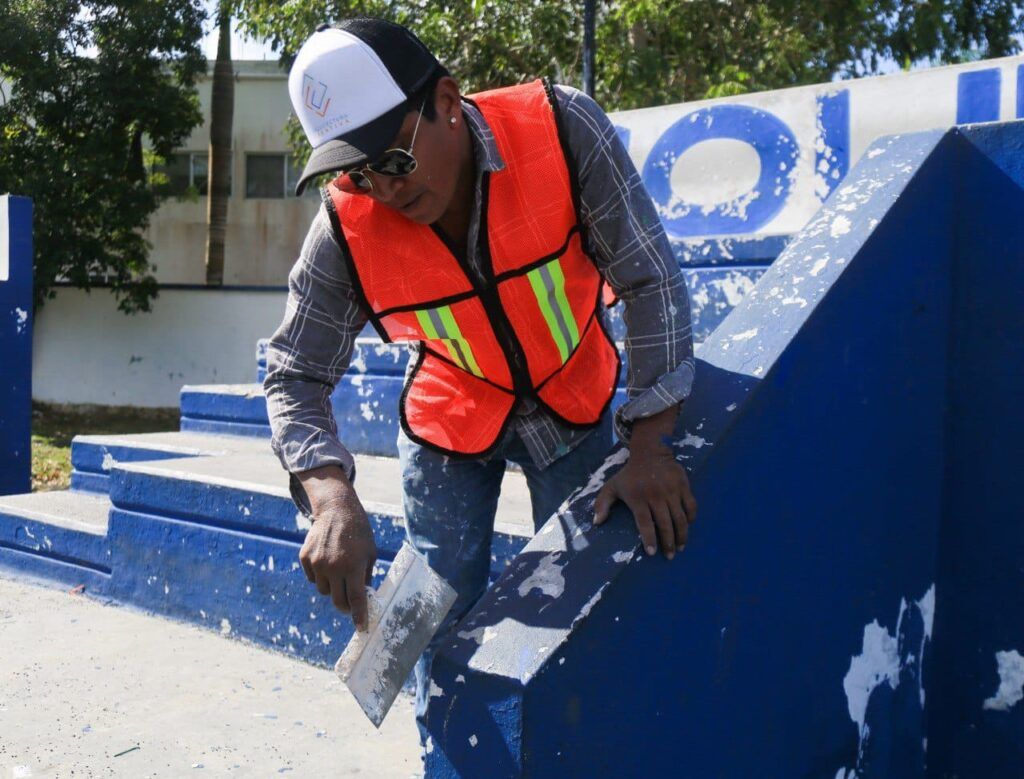 Constatan autoridades avances en renovación de parque y domo