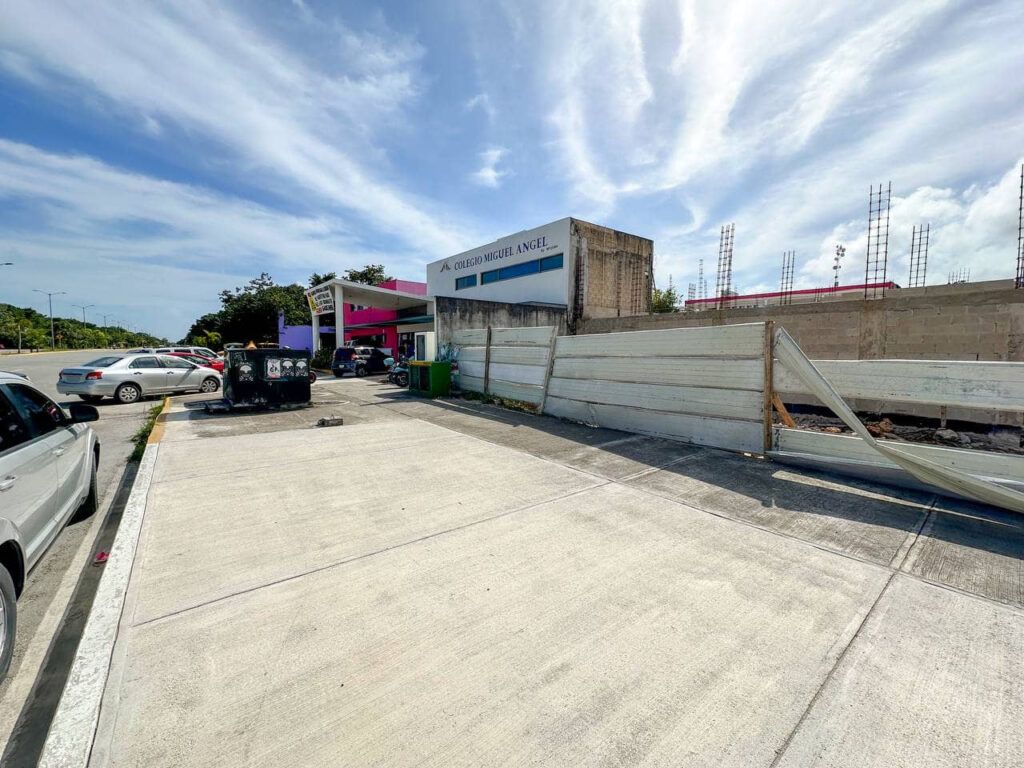 Gobierno municipal clausura gasolinera para garantizar seguridad de menores