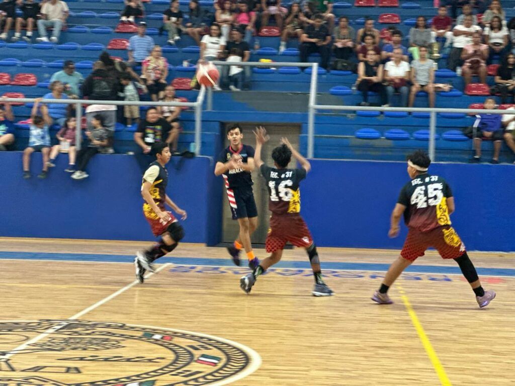 La Secundaria René Fajardo domina el basquetbol estudiantil en Solidaridad