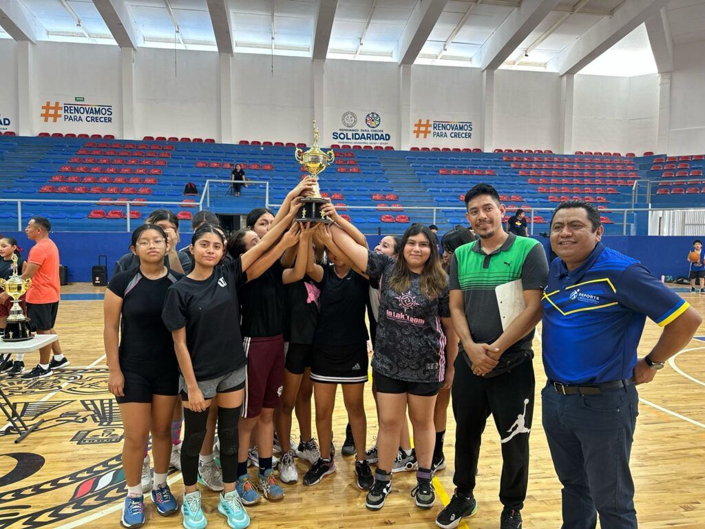 La Secundaria René Fajardo domina el basquetbol estudiantil en Solidaridad