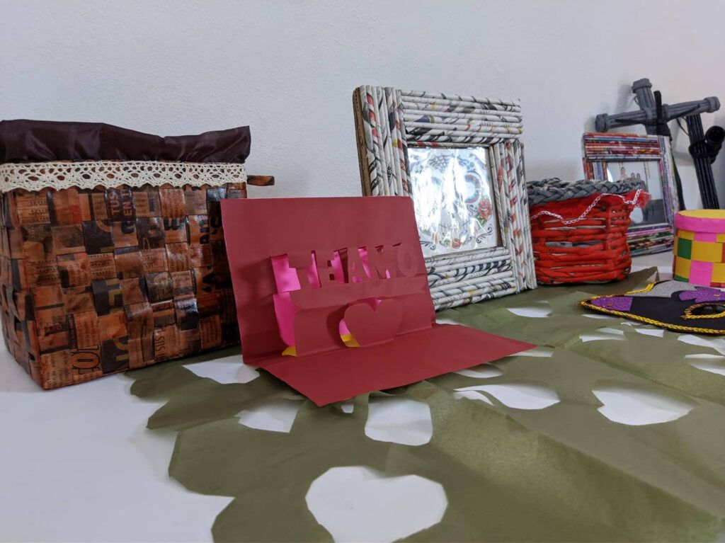 Invitan a participar en el taller “Artesanías en Papel Enrollado”