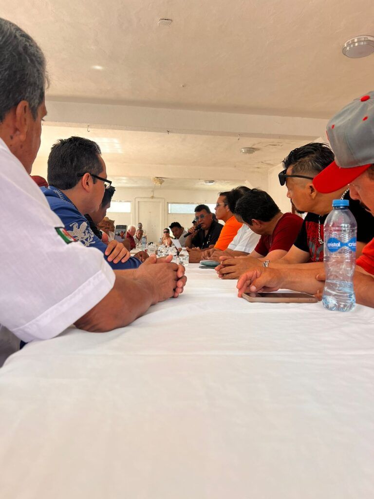 Promete Roberto Palazuelos a músicos revisión a fondo de la Ley Federal del Trabajo