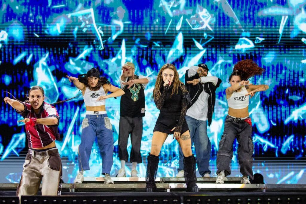 Juventud y tradición brillan en el Carnaval del Pueblo Playa del Carmen 2025