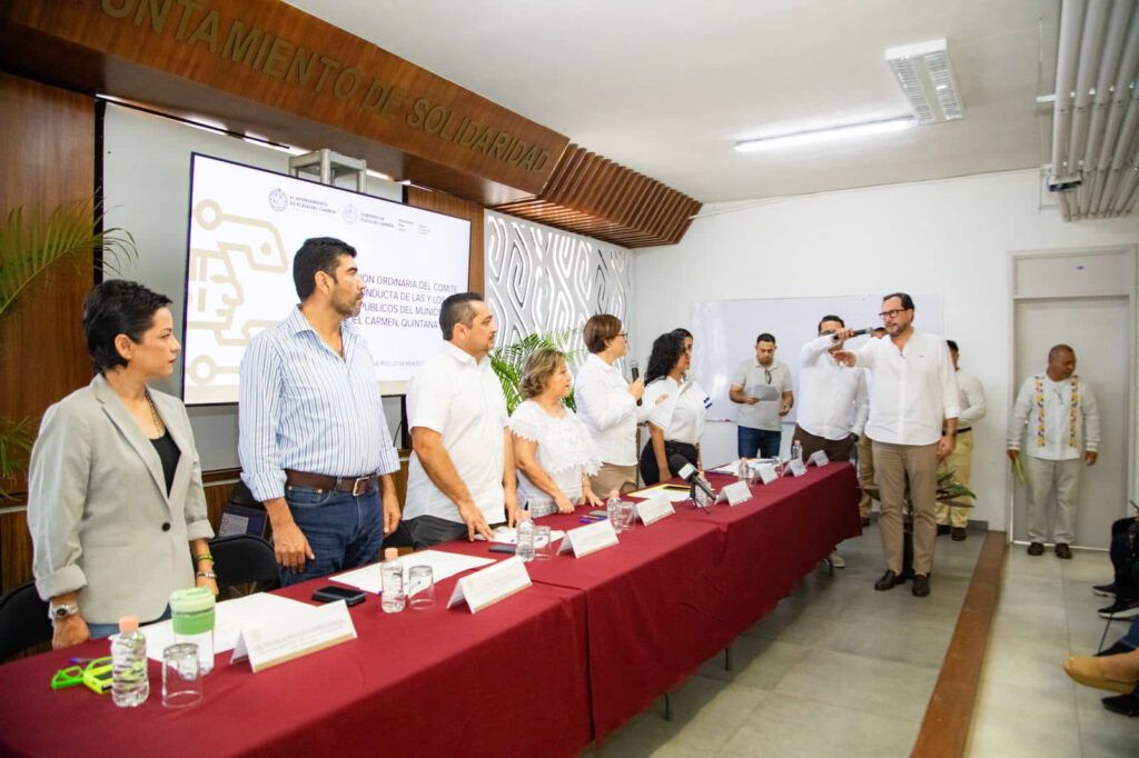 Firman convenio para modernizar control interno y combatir corrupción en Playa del Carmen