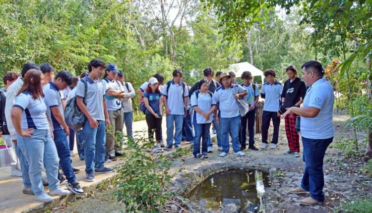 Estudiantes de Cozumel participan en feria ambiental “La Tierra nos Llama”
