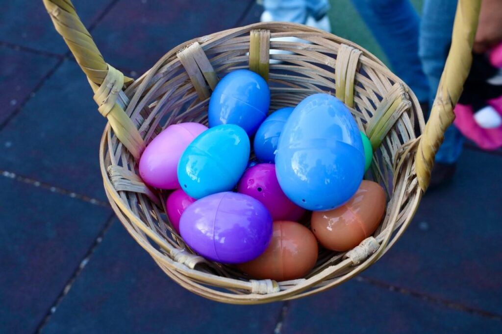 Un éxito, la “Búsqueda de Huevos de Pascua” en Playa del Carmen