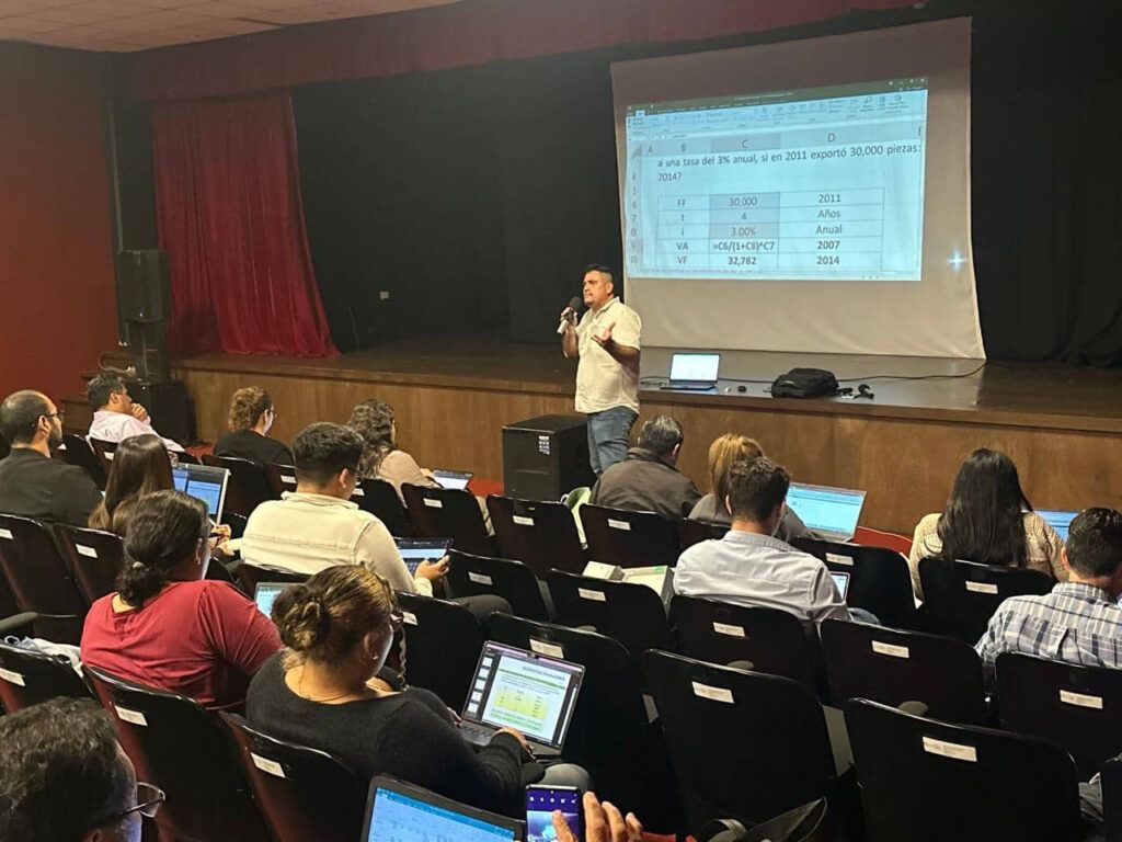 Concluye con éxito taller de capacitación para profesionalizar a servidores públicos de Playa del Carmen