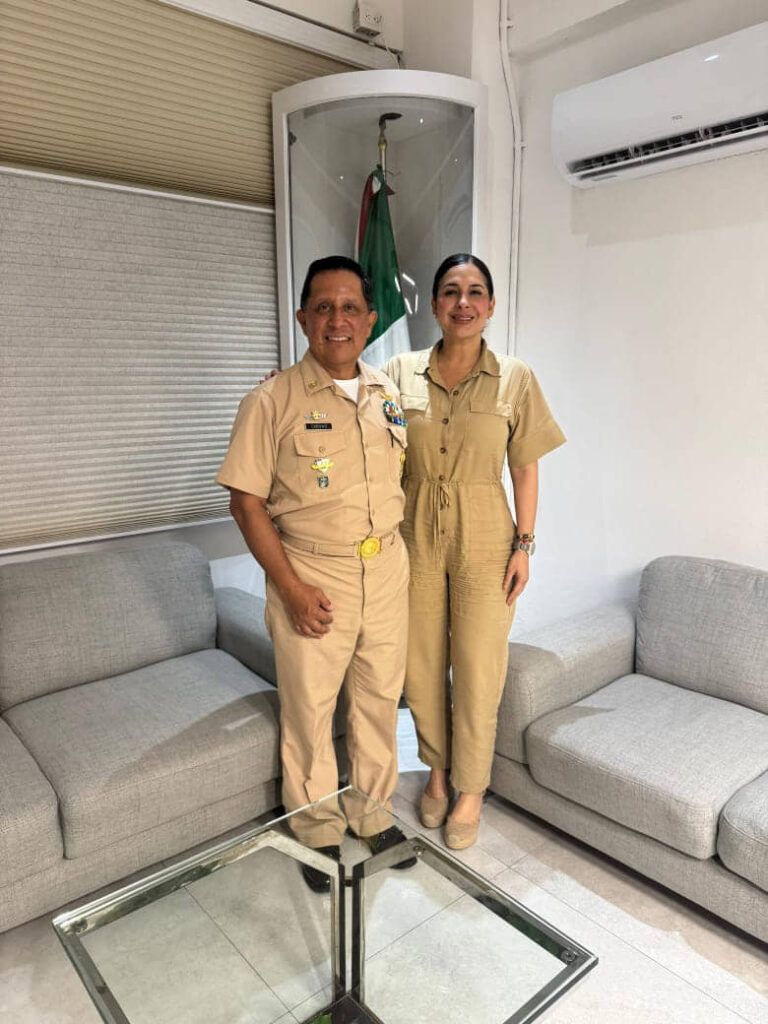 Estefanía Mercado fortalece coordinación con la Marina para garantizar la seguridad y reforzar la limpieza del sargazo en Playa del Carmen