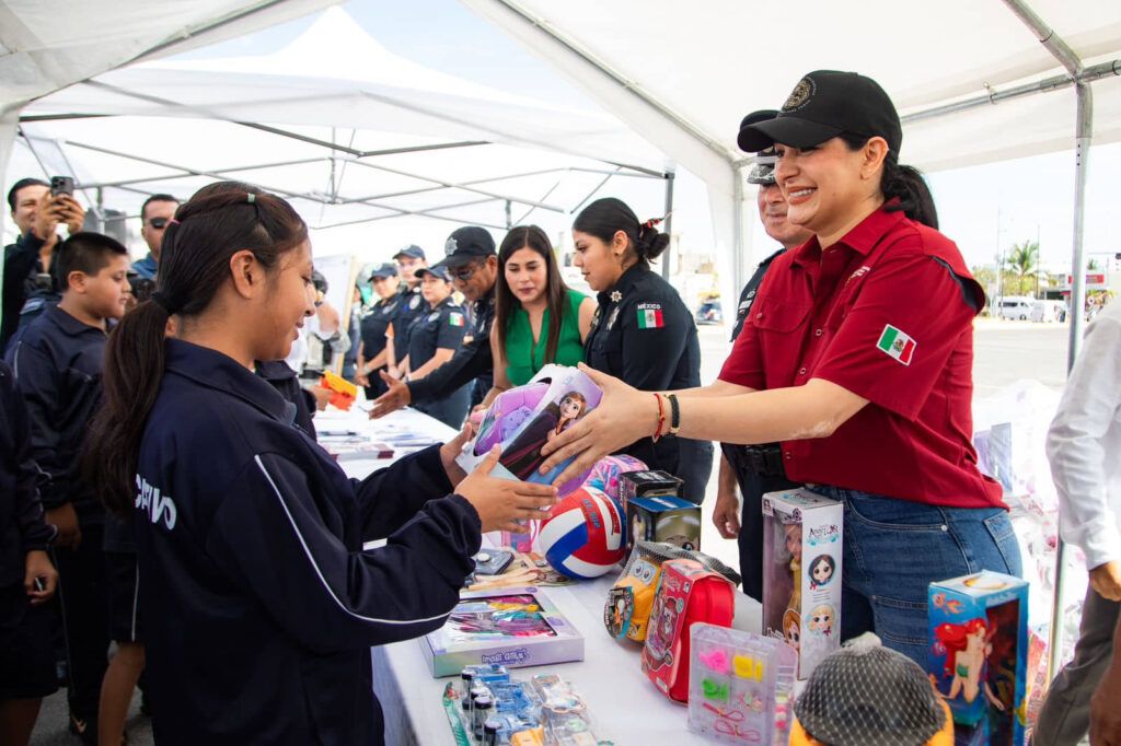 “Aquí queremos vivir en paz”; Estefanía Mercado impulsa programa de desarme en Playa del Carmen