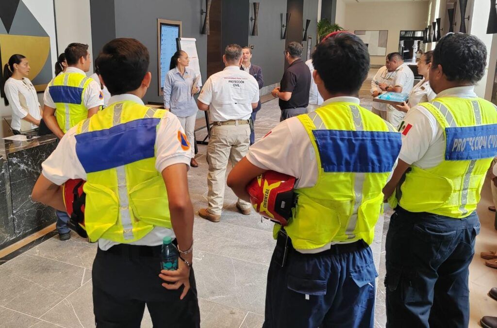 Protección Civil realiza simulacro de huracán en el sector turístico