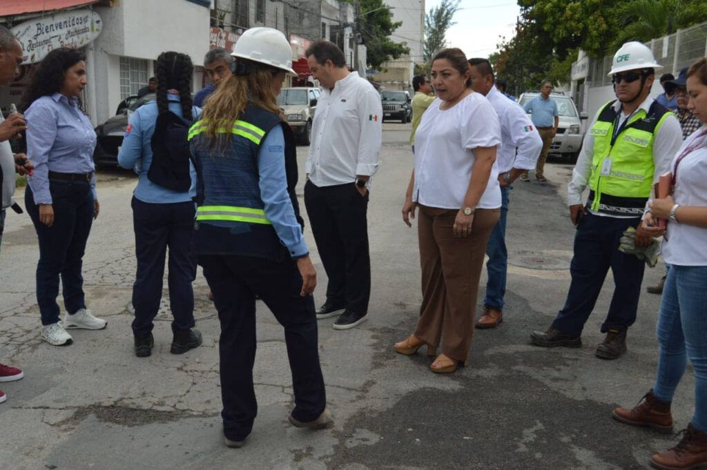 Supervisan reparaciones de Aguakan y CFE en Playa del Carmen tras quejas por daños en calles