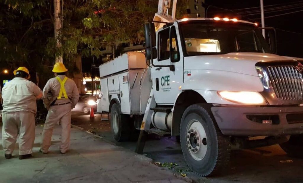 Persisten fallas eléctricas en Playa del Carmen mientras CFE minimiza responsabilidad