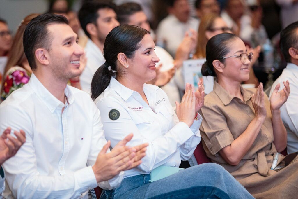 Reafirma Gobierno de Estefanía Mercado compromiso con la transparencia; Playa del Carmen se suma a la jornada de capacitación a autoridades estatales y municipales.