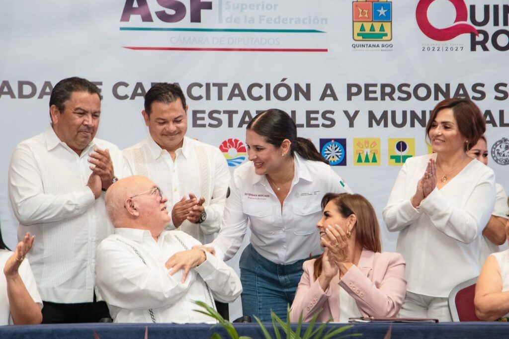 Reafirma Gobierno de Estefanía Mercado compromiso con la transparencia; Playa del Carmen se suma a la jornada de capacitación a autoridades estatales y municipales.