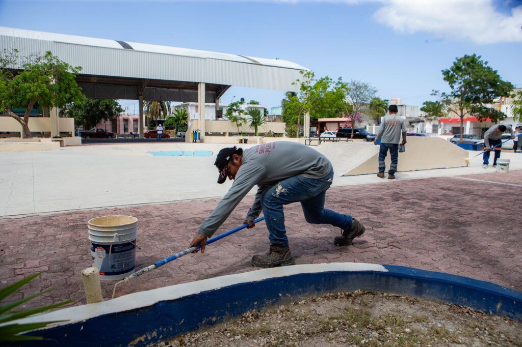 Inicia programa de rehabilitación de 376 parques en el municipio