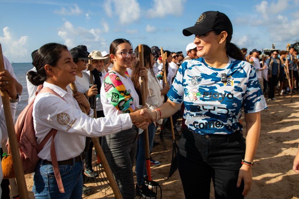 Gobierno municipal retira más de 19 mil toneladas de sargazo esta temporada en Playa del Carmen