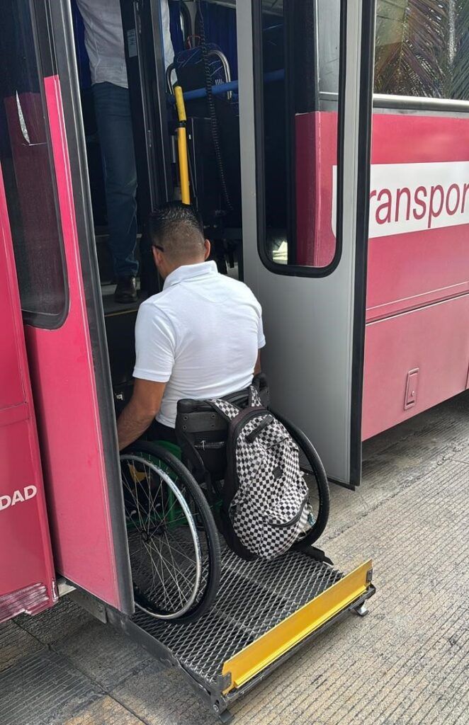 Gobierno de Estefanía Mercado impulsa transporte inclusivo y solidario para atletas del IMSS en torneo nacional