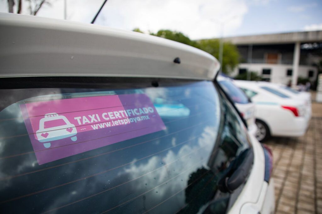 Gobierno de Estefanía Mercado impulsa taxistas de excelencia para transformar el turismo de Playa del Carmen