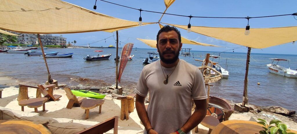 Vikingos Fit Club anuncia recuperación de su playa tras recale de sargazo en Playa del Carmen
