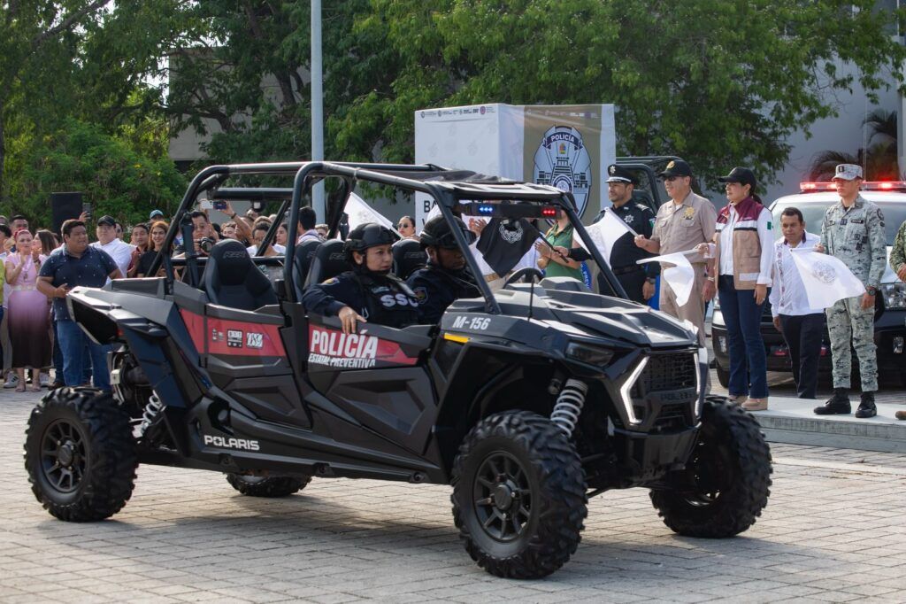 Estefanía Mercado da el banderazo de inicio del Operativo Vacacional de Verano 2025 en Playa del Carmen