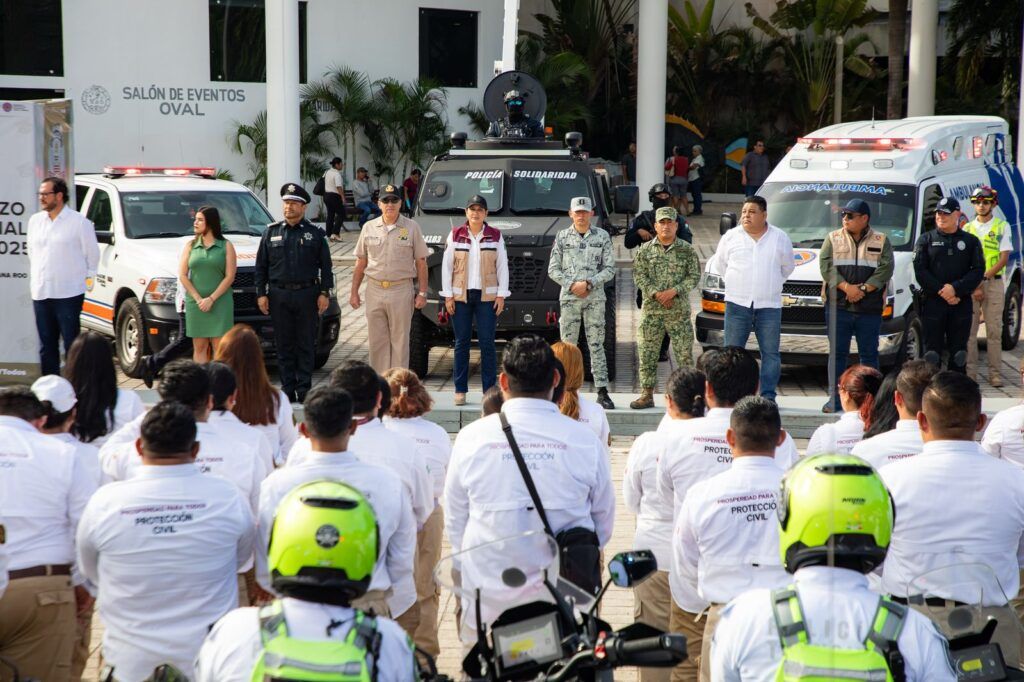 Estefanía Mercado da el banderazo de inicio del Operativo Vacacional de Verano 2025 en Playa del Carmen
